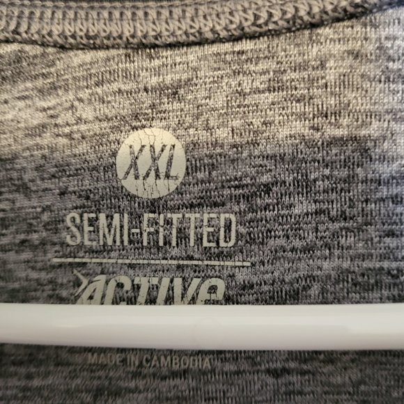 Old navy Active top - Picture 2 of 5